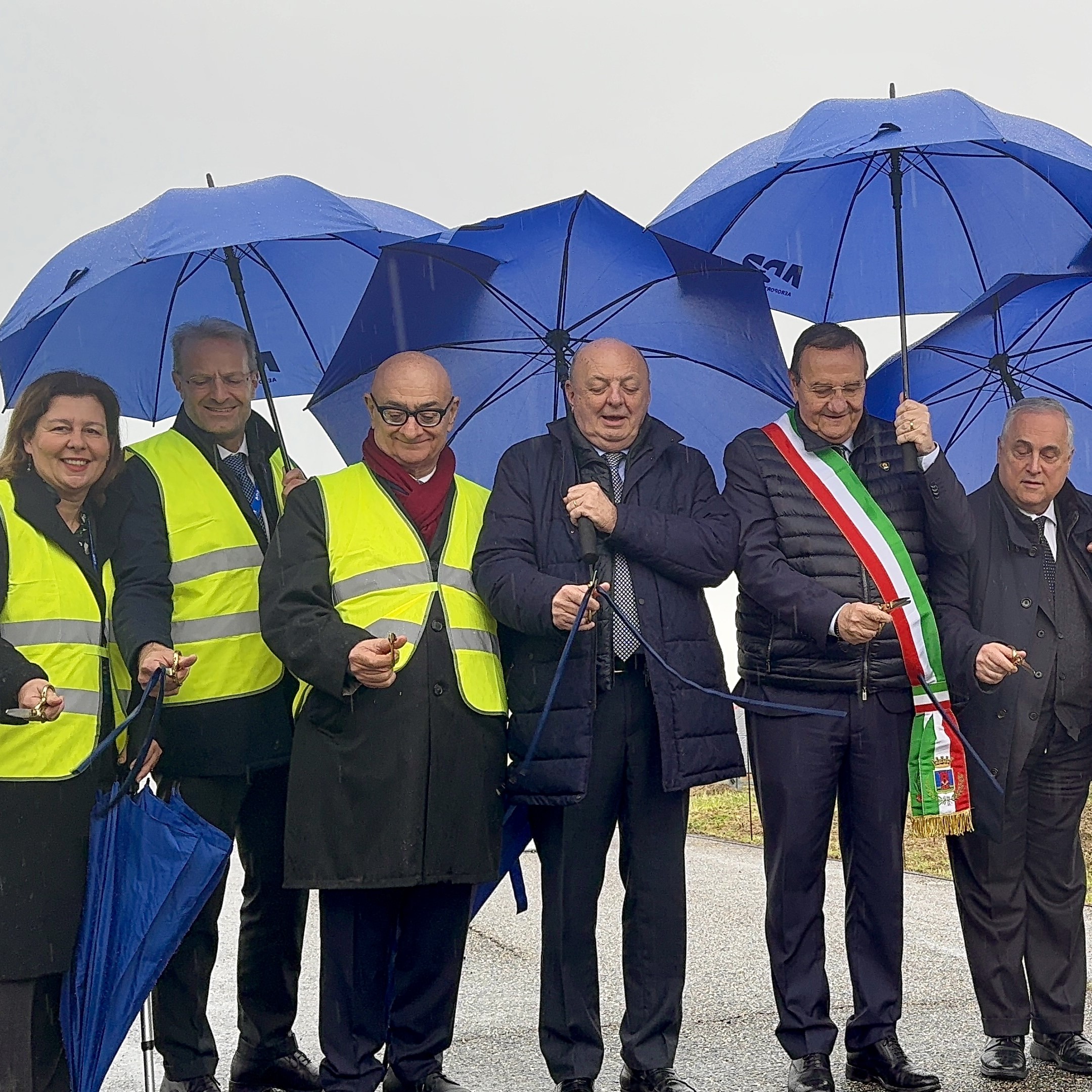 Ribbon cutting Solar Farm